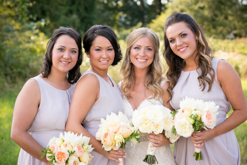 Garden Wedding at Medicine Creek Winery - photos by Jessica Hill Photography | junebugweddings.com