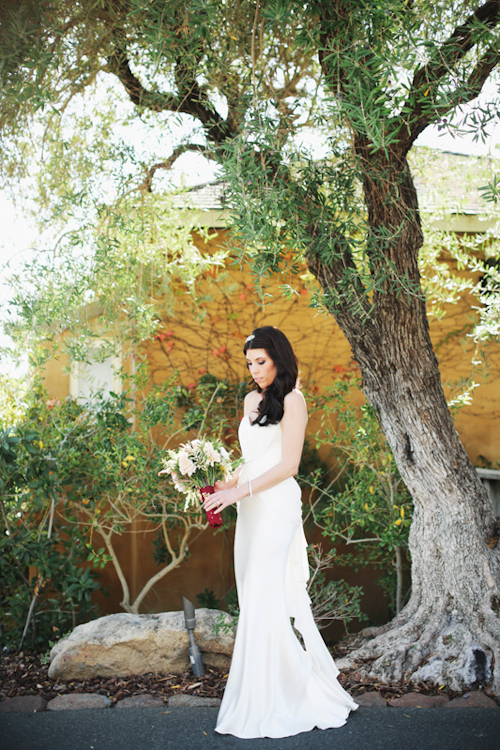 Elegant, rustic wedding at Auberge du Soleil, Napa. Floral design by Nancy Liu Chin, photos by Michele Waite | junebugweddings.com