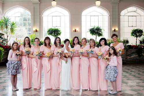 peach, pink and coral wedding at The Carlu in Toronto, Ontario, Canada with photos by Jenna & Tristan | via junebugweddings.com