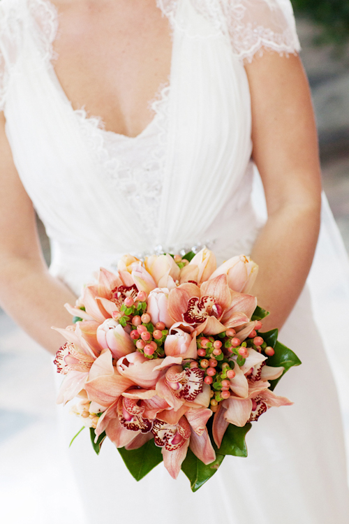 peach, pink and coral wedding at The Carlu in Toronto, Ontario, Canada with photos by Jenna & Tristan | via junebugweddings.com