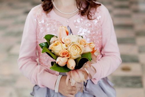 peach, pink and coral wedding at The Carlu in Toronto, Ontario, Canada with photos by Jenna & Tristan | via junebugweddings.com