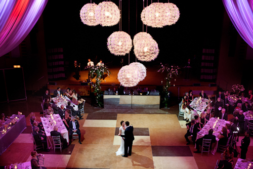 peach, pink and coral wedding at The Carlu in Toronto, Ontario, Canada with photos by Jenna & Tristan | via junebugweddings.com