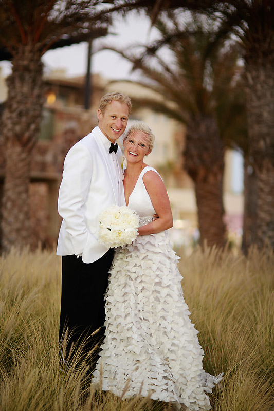 gold and white wedding and rehearsal dinner at Capella Pedregal Resort in Cabo San Lucas, photos by Chris Plus Lynn | via junebugweddings.com