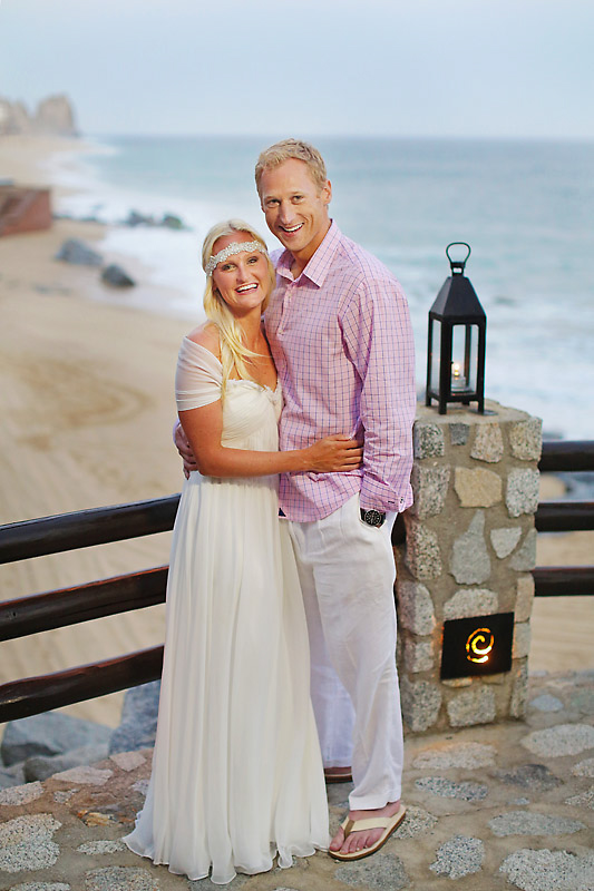 gold and white wedding and rehearsal dinner at Capella Pedregal Resort in Cabo San Lucas, photos by Chris Plus Lynn | via junebugweddings.com