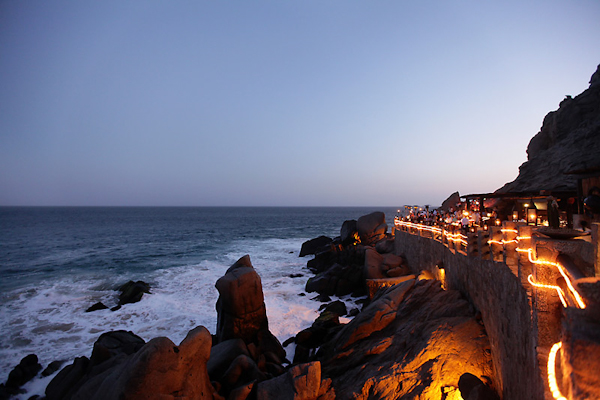 gold and white wedding and rehearsal dinner at Capella Pedregal Resort in Cabo San Lucas, photos by Chris Plus Lynn | via junebugweddings.com