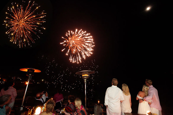 gold and white wedding and rehearsal dinner at Capella Pedregal Resort in Cabo San Lucas, photos by Chris Plus Lynn | via junebugweddings.com