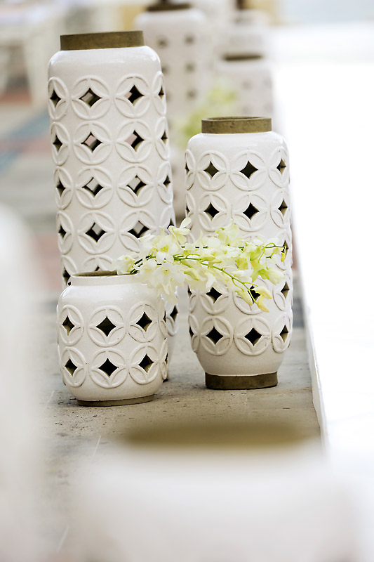 gold and white wedding and rehearsal dinner at Capella Pedregal Resort in Cabo San Lucas, photos by Chris Plus Lynn | via junebugweddings.com