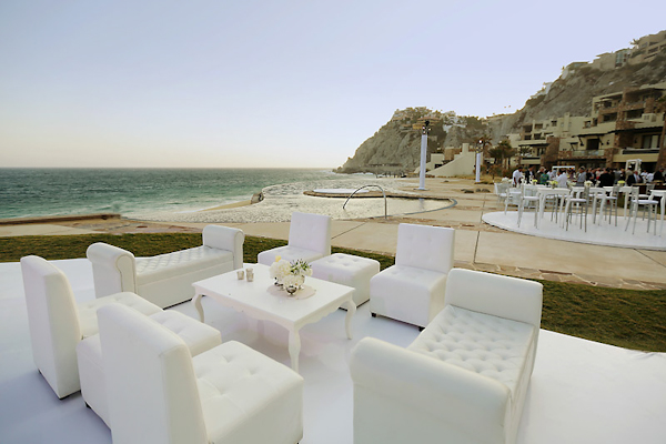 gold and white wedding and rehearsal dinner at Capella Pedregal Resort in Cabo San Lucas, photos by Chris Plus Lynn | via junebugweddings.com