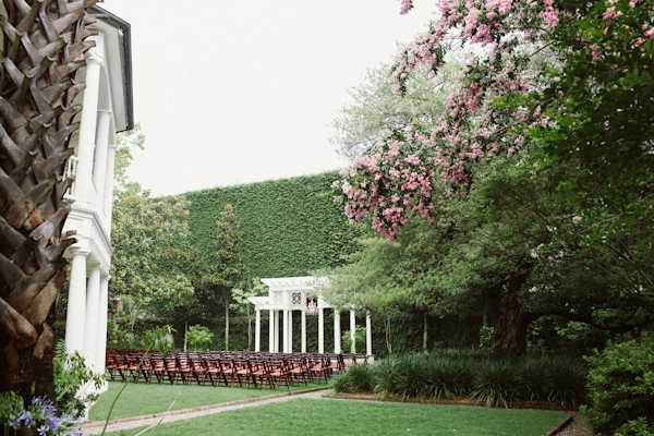 wedding at The William Aiken House in Charleston, South Carolina with photos by Paige Winn Photo | via junebugweddings.com