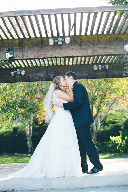 rustic cream and burlap California ranch wedding - photo by Kate Miller Photography | via junebugweddings.com