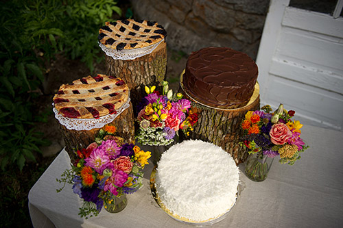 rustic, relaxed Lake Tahoe wedding from Felicia Events and Theilen Photography | via junebugweddings.com