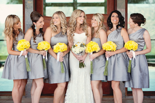 Yellow and white modern decor at Santiago Canyon Estate from April Smith & Co. Photography | junebugweddings.com