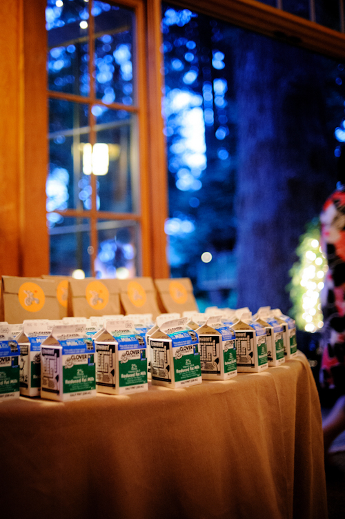 Schoolhouse themed wedding from Bellalu Photography | junebugweddings.com