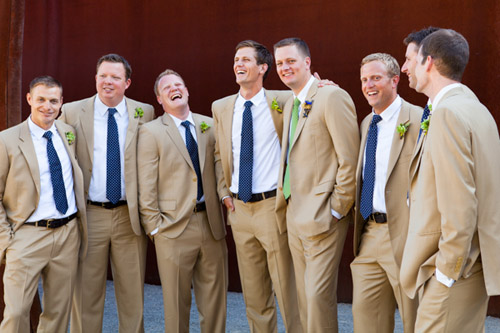 Seattle summer wedding at the Olympic Sculpture Park - photo by La Vie Photography | junebugweddings.com