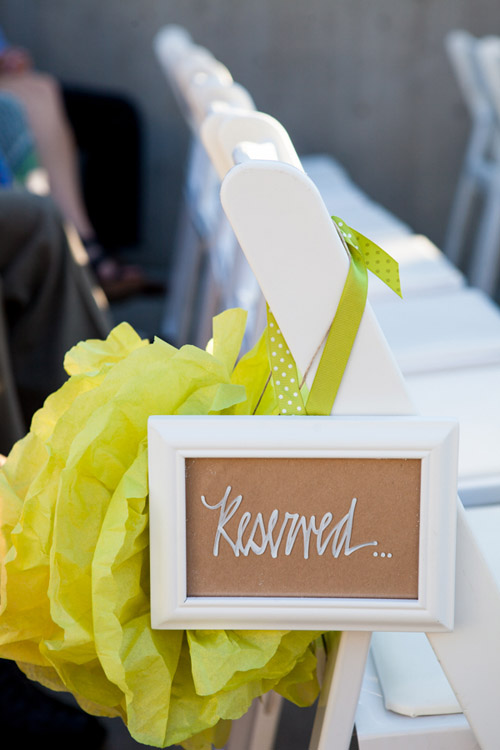 Seattle summer wedding at the Olympic Sculpture Park - photo by La Vie Photography | junebugweddings.com