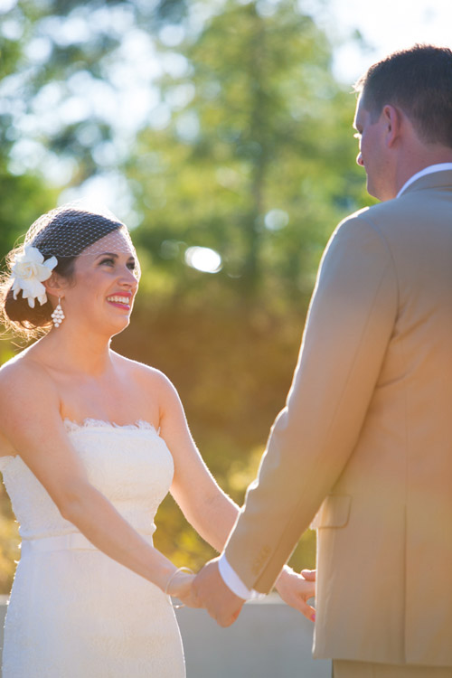 Seattle summer wedding at the Olympic Sculpture Park - photo by La Vie Photography | junebugweddings.com