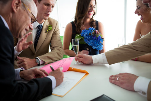 Seattle summer wedding at the Olympic Sculpture Park - photo by La Vie Photography | junebugweddings.com