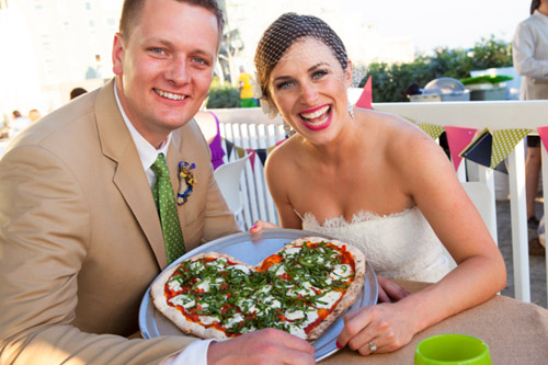 Seattle summer wedding at the Olympic Sculpture Park - photo by La Vie Photography | junebugweddings.com