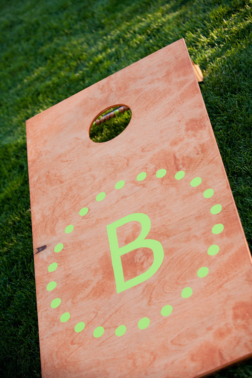 Seattle summer wedding at the Olympic Sculpture Park - photo by La Vie Photography | junebugweddings.com