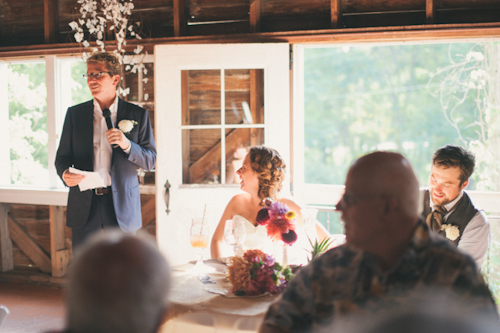 vintage inspired wedding at Blue Dress Barn in Michigan, with photos by Heather Jowett Photography | junebugweddings.com