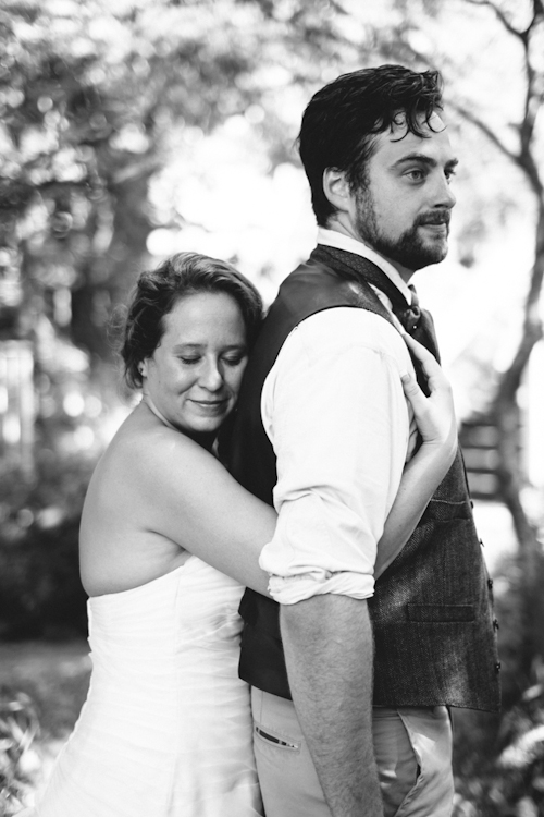 vintage inspired wedding at Blue Dress Barn in Michigan, with photos by Heather Jowett Photography | junebugweddings.com