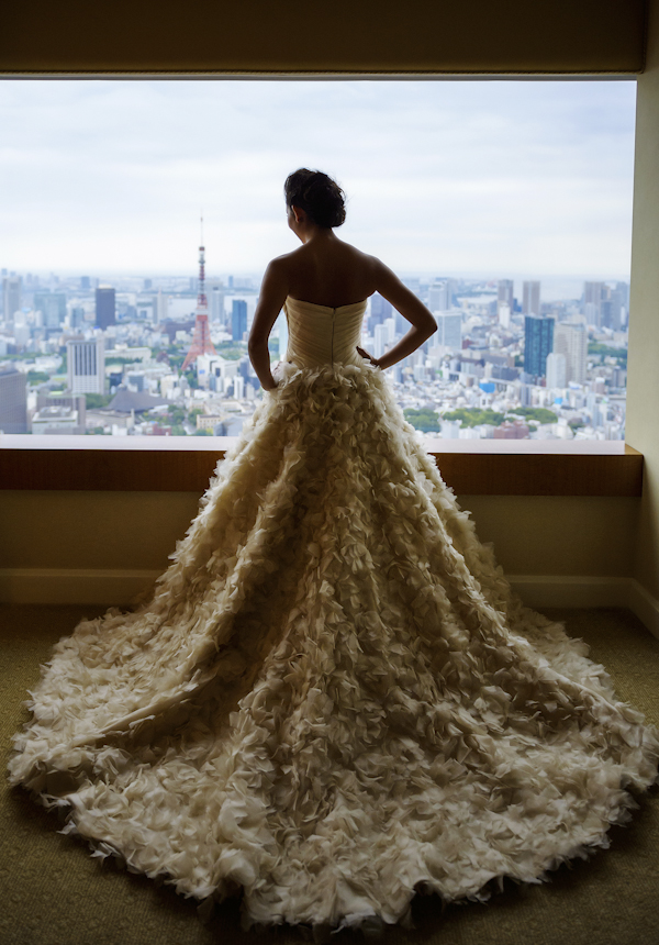 wedding at Ritz Carlton Tokyo with photos by 37 Frames Photography | via junebugweddings.com
