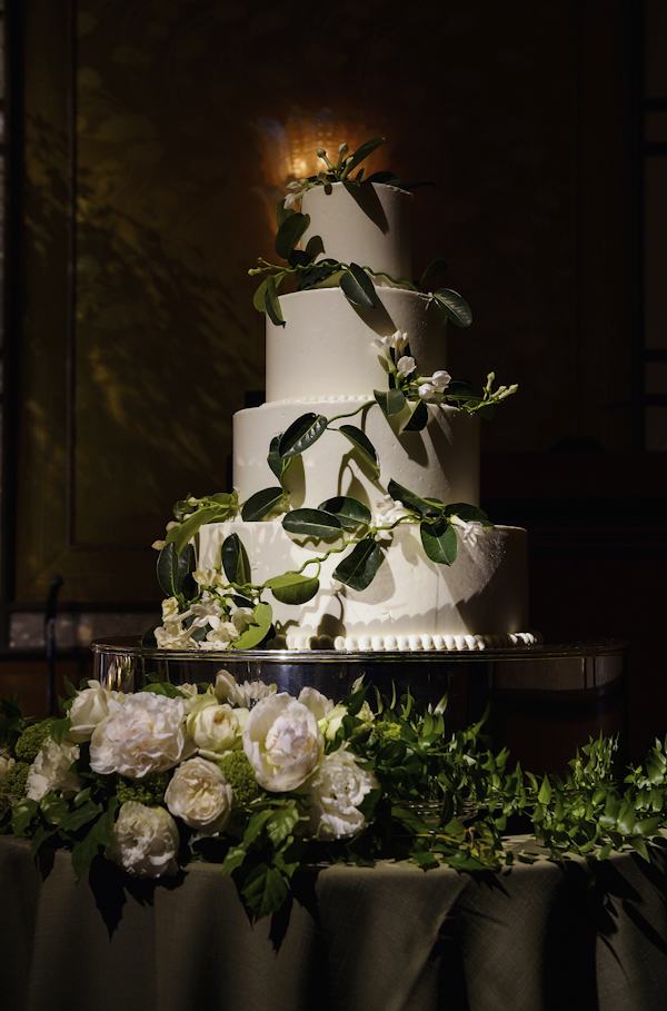 wedding at Ritz Carlton Tokyo with photos by 37 Frames Photography | via junebugweddings.com