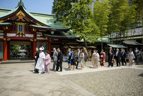 wedding at Ritz Carlton Tokyo with photos by 37 Frames Photography | via junebugweddings.com