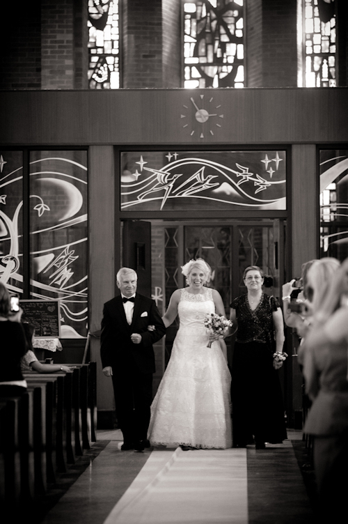 Whimsical wedding from Off BEET Productions | junebugweddings.com