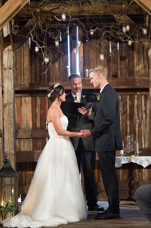 Barn wedding with woodland decor by Kelly Sweet Photography | junebugweddings.com