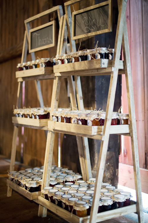 Barn wedding with woodland decor by Kelly Sweet Photography | junebugweddings.com