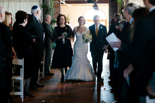 industrial wedding at The Liberty Warehouse, Brooklyn, NY with woodland decor - Elizabeth Duncan Events and Gulnara Studios | via junebugweddings.com