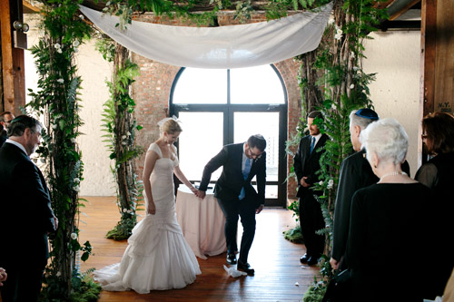 industrial wedding at The Liberty Warehouse, Brooklyn, NY with woodland decor - Elizabeth Duncan Events and Gulnara Studios | via junebugweddings.com