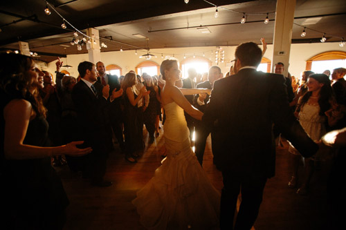 industrial wedding at The Liberty Warehouse, Brooklyn, NY with woodland decor - Elizabeth Duncan Events and Gulnara Studios | via junebugweddings.com