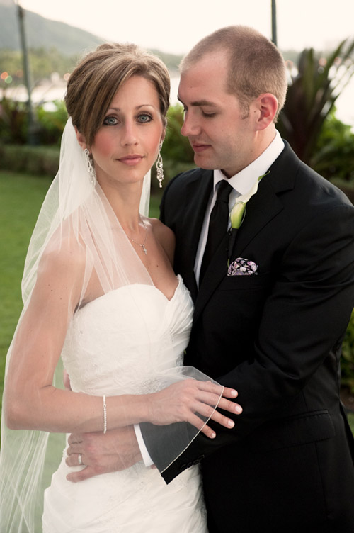 beachfront destination wedding at Westin Moana Surfrider, Waikiki, Hawaii, photography by Derek Wong