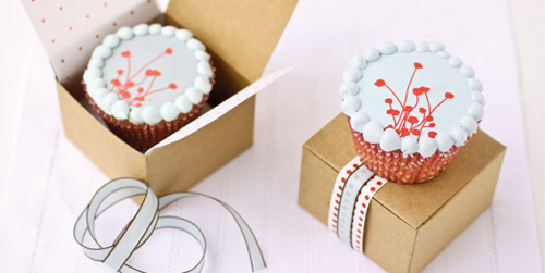 fun frosting options for cupcakes and cakes from Ticings.com