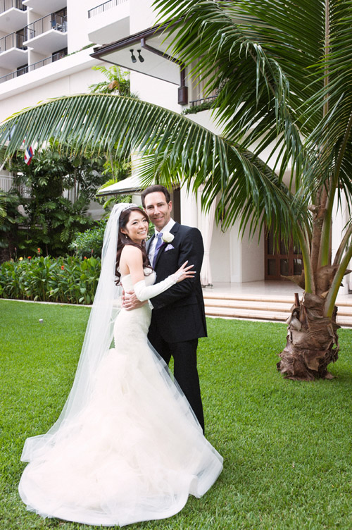 purple, lavender and white hawaii wedding at Halekulani Hotel, Honolulu, photos by Derek Wong