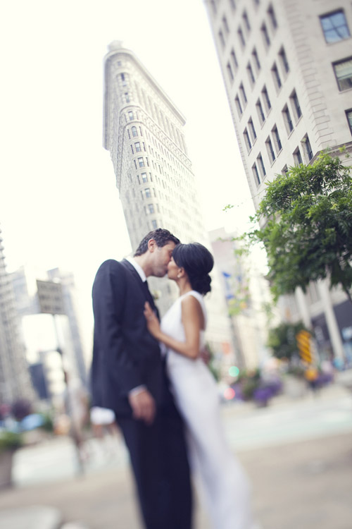 stylish, modern New York City rooftop wedding photos by Jami Saunders Photography