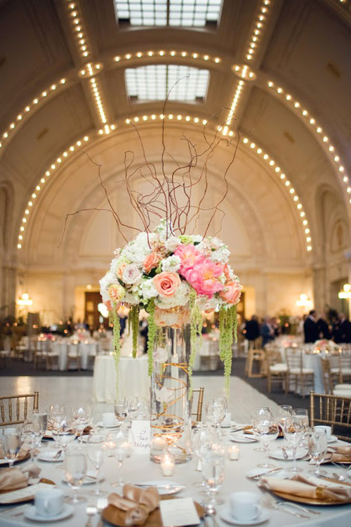 romantic ivory, gold, champagne and peach wedding floral decor at Union Station, Seattle, photos by Stephanie Cristalli Photography