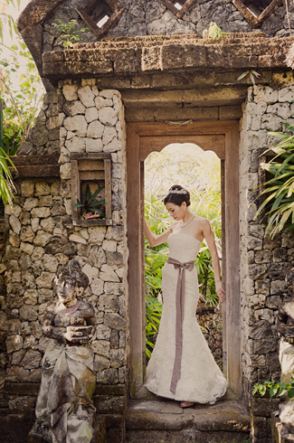 Bali Wedding at Alila Villas Uluwatu, photos by Studio Impressions