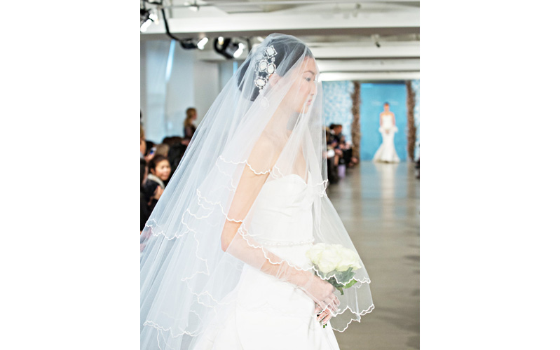 Wedding Dress Collection of Oscar De La Renta of Spring 2014 with photos by Joy Marie Studios