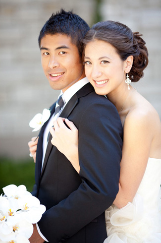 photography by: Caroline Tran Photography - Chicago, IL Art Institute wedding