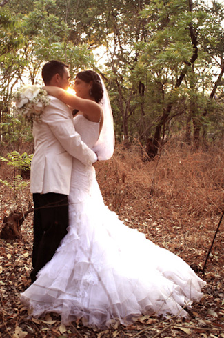 photos by: Shanna Jones - South Africa wedding - Zimbabwe - Swan Lake inspired real wedding