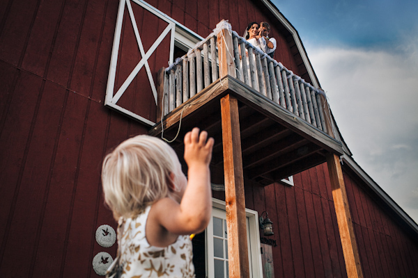 casual rustic wedding in Kent, Washington with photos by ANZA foto + film