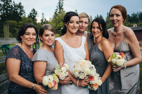 casual rustic wedding in Kent, Washington with photos by ANZA foto + film