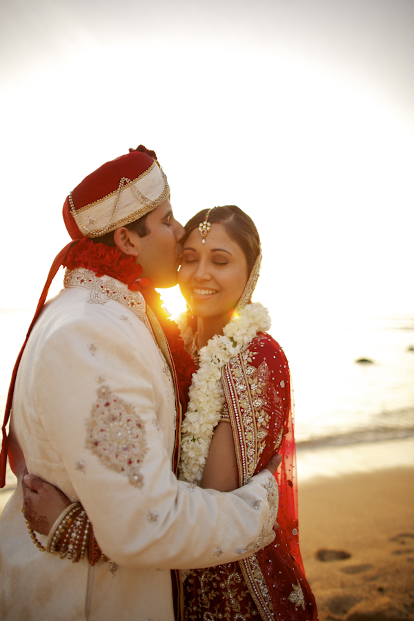 indian american wedding in Hawaii, photos by Anna Kim Photography | via junebugweddings.com