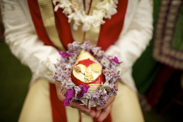 indian american wedding in Hawaii, photos by Anna Kim Photography | via junebugweddings.com