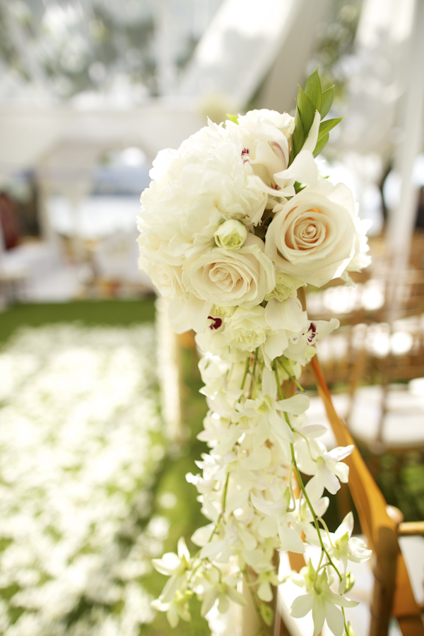 indian american wedding in Hawaii, photos by Anna Kim Photography | via junebugweddings.com