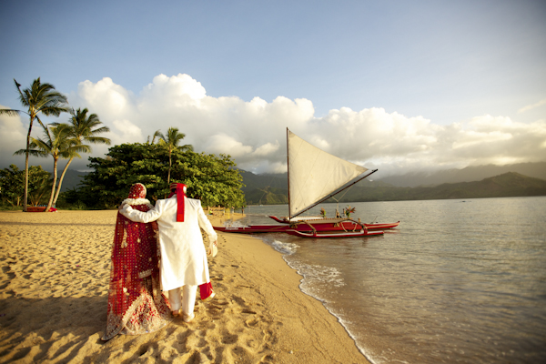 indian american wedding in Hawaii, photos by Anna Kim Photography | via junebugweddings.com