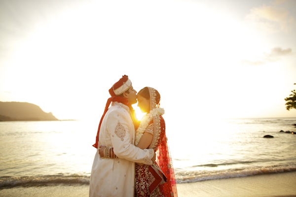 indian american wedding in Hawaii, photos by Anna Kim Photography | via junebugweddings.com